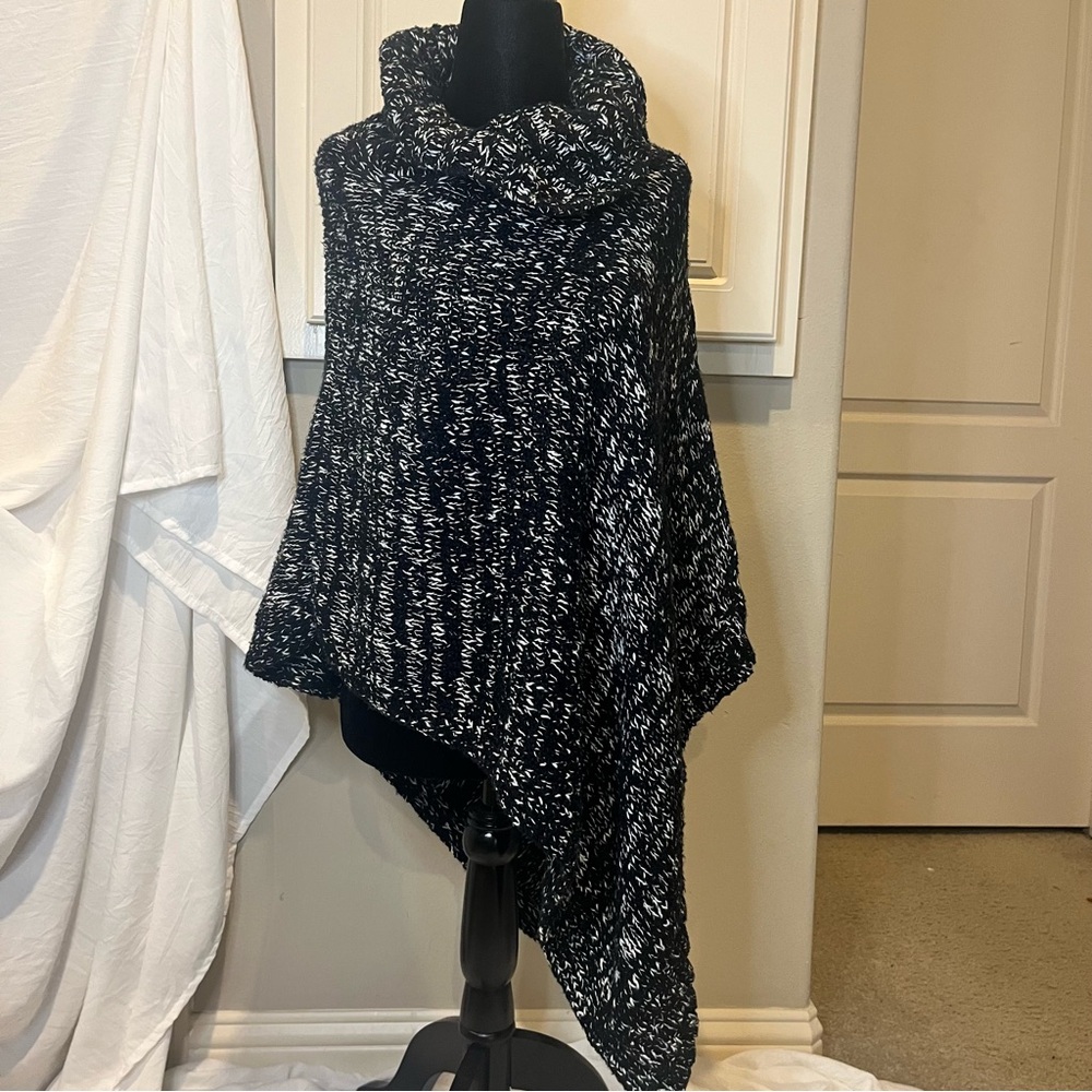 EILEEN FISHER Women’s Funnel Neck Marled Black White Knit Poncho Sweater OS EUC